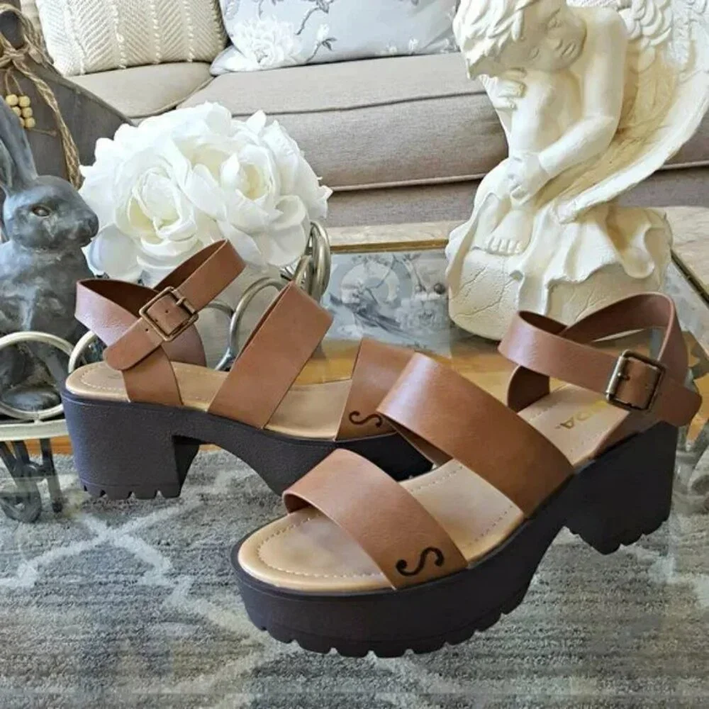 NEW! SODA Account LUG SOLE Platform SANDAL SZ 9